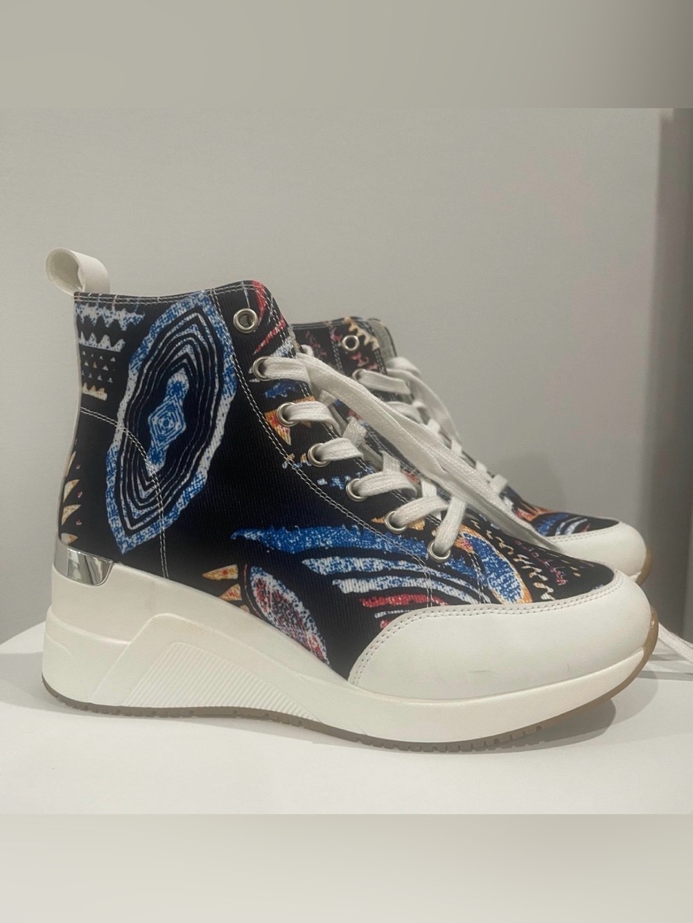 Cestfini Graffiti Hightop Sneakers Size 7.5